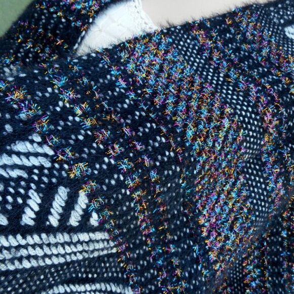 NWOT Black & White Kimono Sweater with Multi-Luminescent Threads Size Medium - Picture 3 of 16